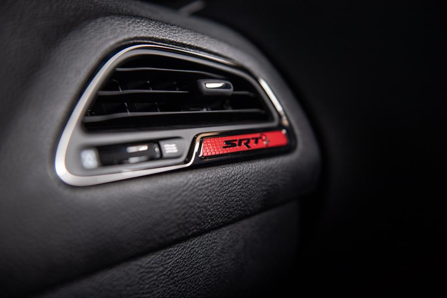 Детали интерьера Dodge Challenger SRT Hellcat Cerberus by GeigerCars 2019 года  (фото 16 из 16)